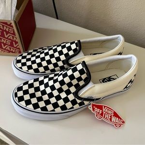 NWT Classic Black&White Checkered Slip on Vans Men’s size: 9.5 Women’s size: 11